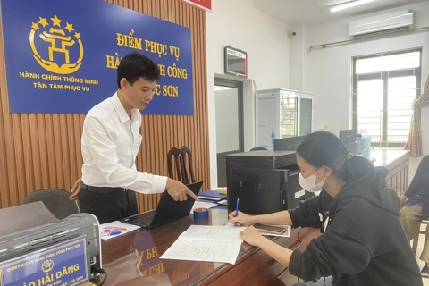 Xã Phúc Sơn: Người dân hài lòng với sự phục vụ của cán bộ
