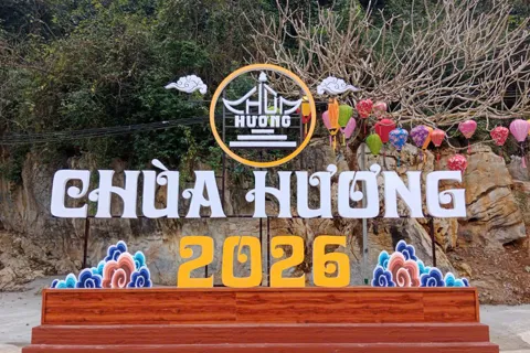 Ứng dụng chuyển đổi số trong tổ chức, quản lý lễ hội du lịch Chùa Hương