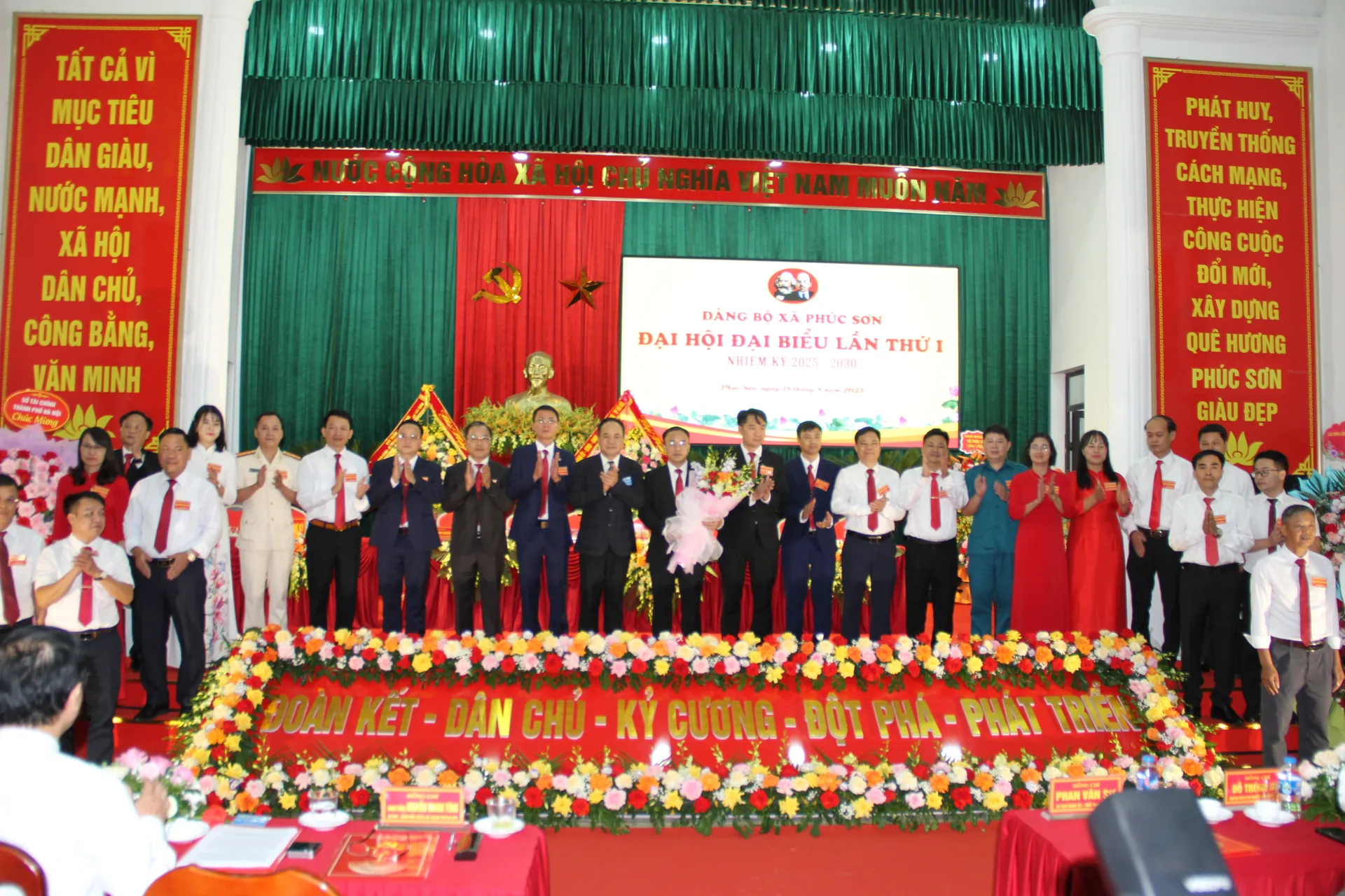 Khai thác hiệu quả tiềm năng, lợi thế, đưa xã Phúc Sơn phát triển – văn minh