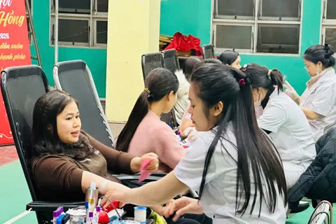 Lễ hội Xuân Hồng phường Hồng Hà: trao yêu thương ngay từ những ngày đầu năm mới