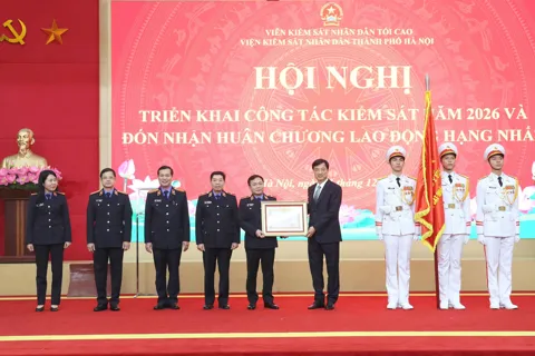 Viện Kiểm sát Nhân dân TP Hà Nội đón nhận Huân chương Lao động hạng Nhất
