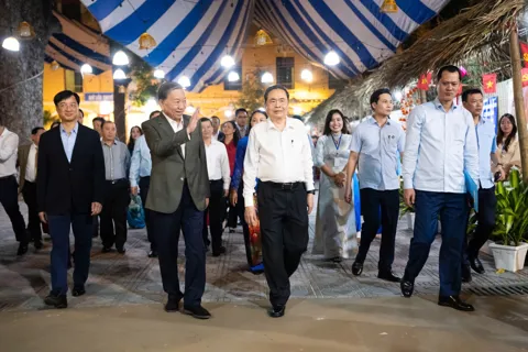 Tổng Bí thư Tô Lâm dự Ngày hội Đại đoàn kết toàn dân tộc tại phường Ba Đình