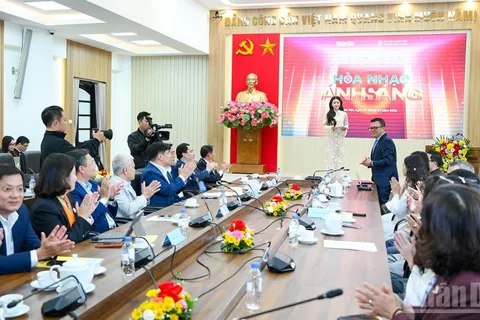 Hòa nhạc Ánh sáng - Chào năm mới 2026 quy tụ dàn sao Lam Trường, Phương Ly và Quân A.P