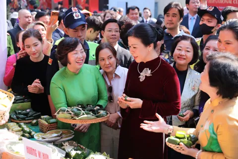 Sắc màu văn hóa hội tụ tại Liên hoan Ẩm thực Quốc tế 2025