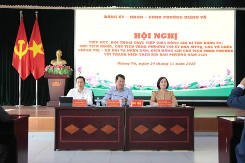 Phường Giảng Võ đối thoại với người dân về giải phóng mặt bằng và cải tạo chung cư cũ