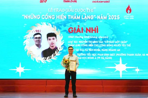 Chuyện chưa kể phía sau tác phẩm về “cô giáo một chân”