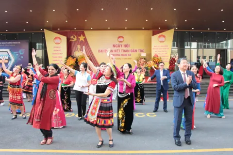 Tưng bừng Ngày hội Đại đoàn kết toàn dân tộc phường Ngọc Hà