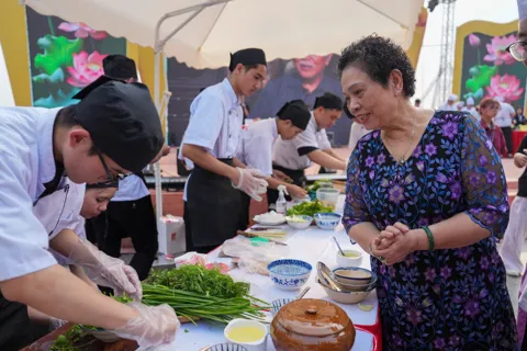 Thực hành di sản chả cá Lã Vọng trong không gian Lễ hội Ẩm thực Hà