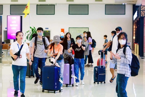 Cảnh báo bẫy lừa đảo trực tuyến rình rập khách du lịch