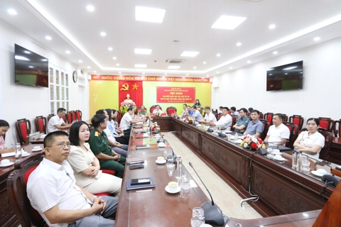 Đoàn đại biểu Quốc hội đơn vị số 8 kết nối 14 điểm cầu tiếp xúc cử tri