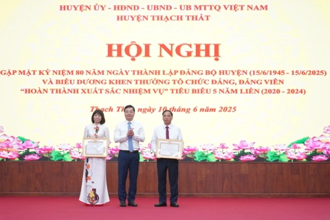 Gặp mặt kỷ niệm 80 năm thành lập Đảng bộ huyện Thạch Thất