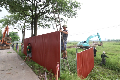 Cưỡng chế thu hồi đất thực hiện dự án cụm công nghiệp làng nghề Chàng Sơn

