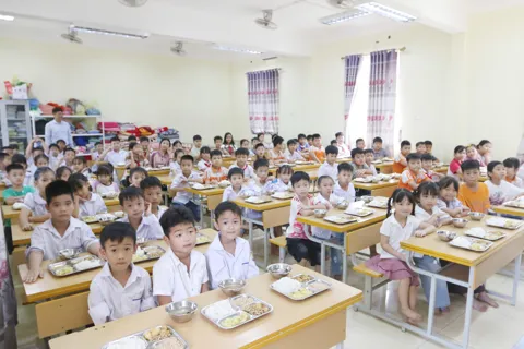 Xã Yên Xuân triển khai hiệu quả chính sách hỗ trợ bữa ăn bán trú