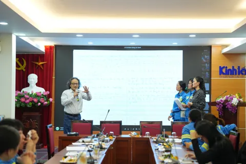 Tập huấn kỹ năng thu thập thông tin và góp ý phiếu khảo sát cho Nhóm Nòng cốt
