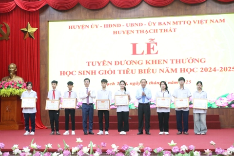 Huyện Thạch Thất tuyên dương học sinh giỏi tiêu biểu năm học 2024 – 2025