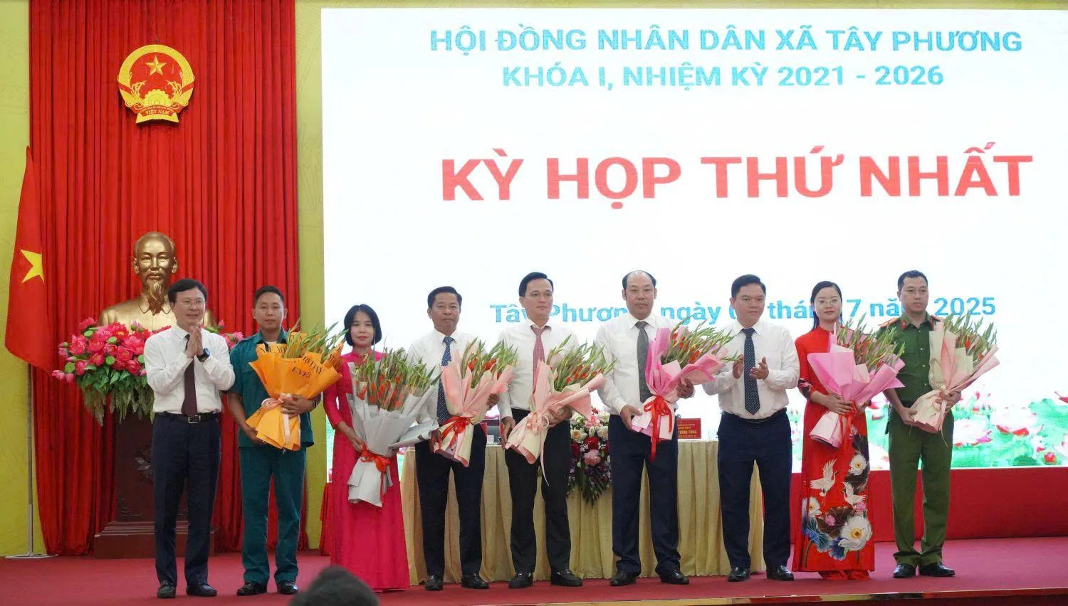 Xã Tây Phương tổ chức kỳ họp thứ nhất HĐND nhiệm kỳ 2021 - 2026