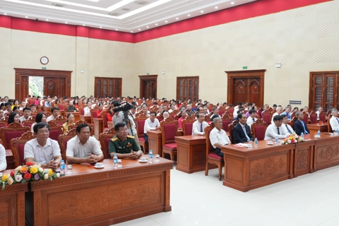 Nhân dân tin tưởng chính quyền địa phương 2 cấp giúp đất nước phát triển
