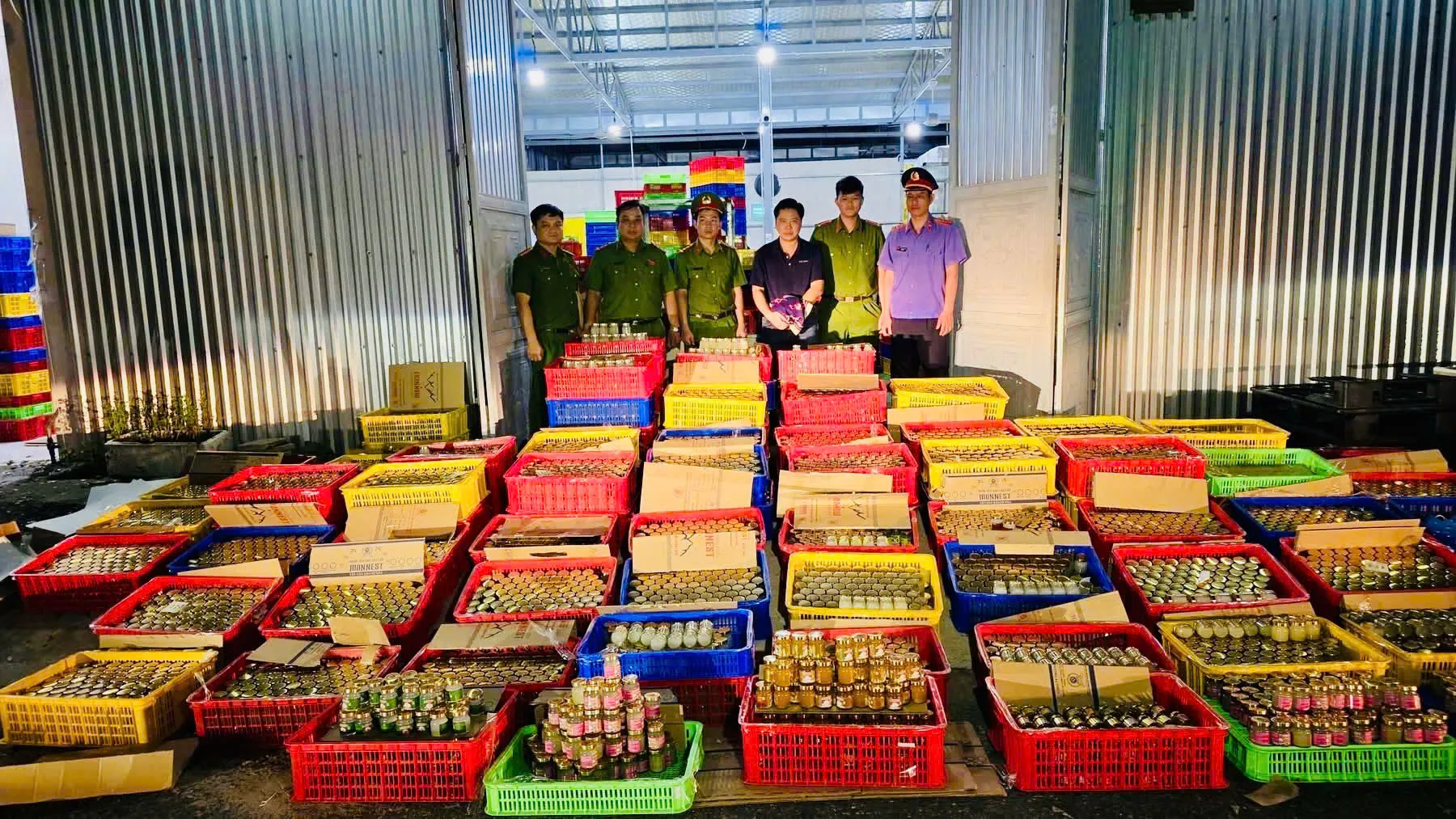 Đà Nẵng đánh sập đường dây sản xuất yến giả quy mô lớn