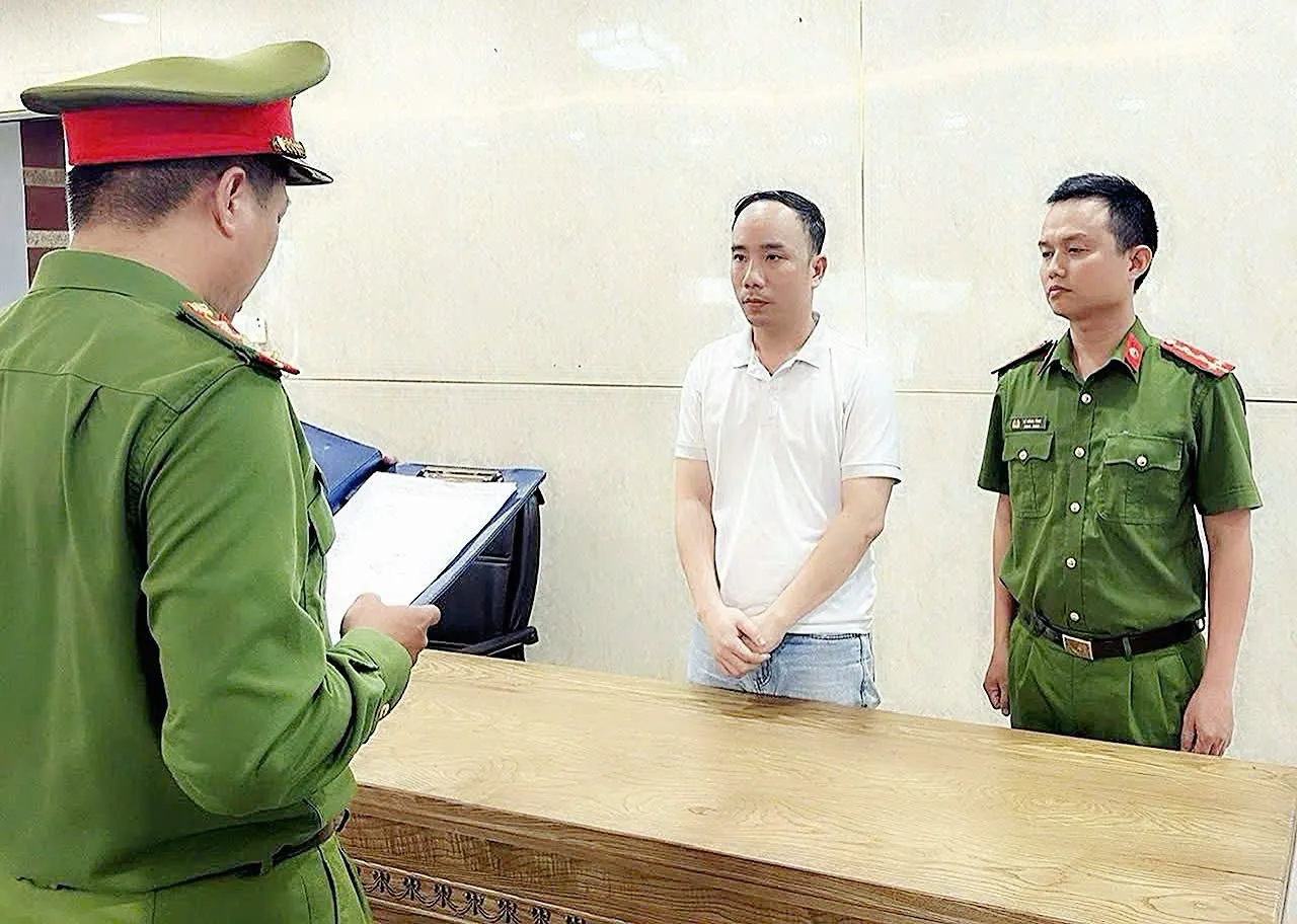 Khởi tố giám đốc công ty lừa đảo đào tạo, làm giả chứng chỉ y khoa