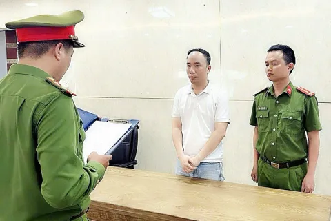 Khởi tố giám đốc công ty lừa đảo đào tạo, làm giả chứng chỉ y khoa