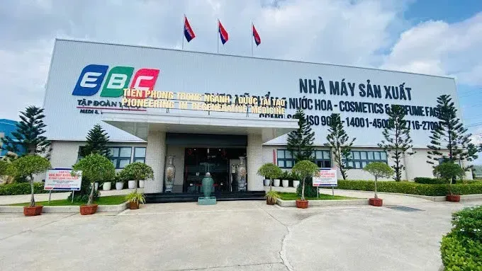 Khởi tố EBC Đồng Nai: mỹ phẩm giả hay giả mỹ phẩm?