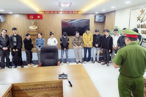 Triệt phá đường dây mua bán trái phép tài khoản ngân hàng liên quan lừa đảo xuyên biên giới