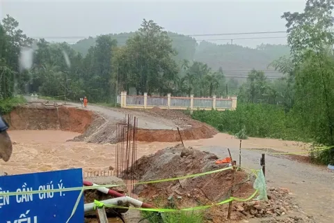Đà Nẵng tiếp tục mưa lớn, cảnh báo nguy cơ sạt lở và ngập úng nghiêm trọng