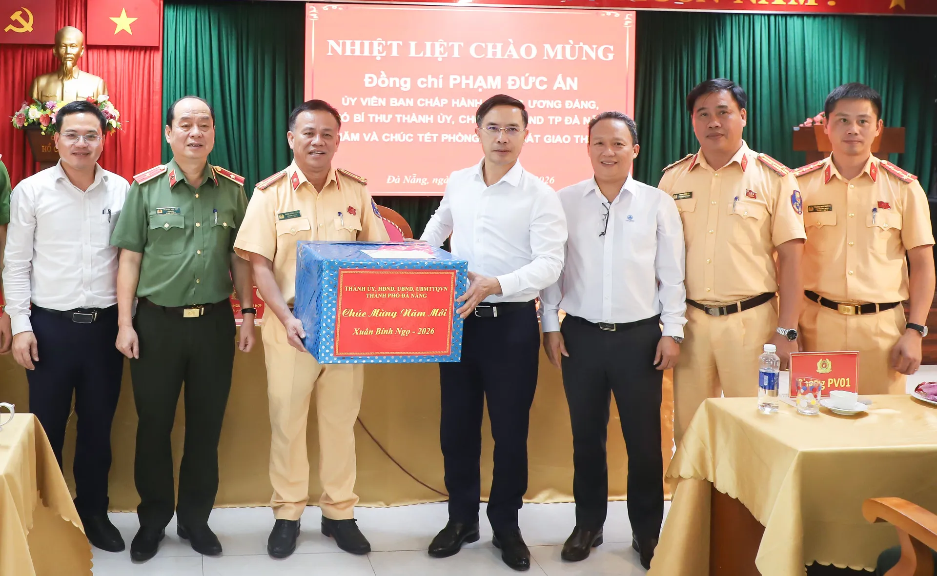 Chủ tịch UBND thành phố Đà Nẵng thăm, động viên các lực lượng trực Tết Bính Ngọ 2026