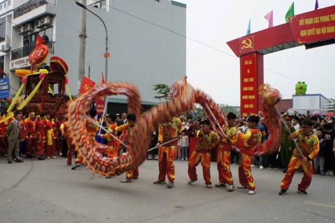 Di Trach Festival in memory of King Ly Nam De
