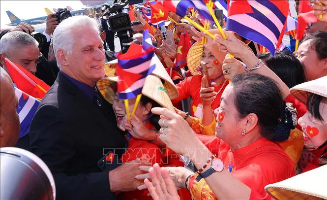 Bí thư thứ Nhất, Chủ tịch nước Cuba bắt đầu thăm cấp Nhà nước tới Việt Nam
