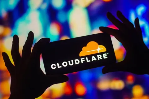Hàng loạt dịch vụ Internet toàn cầu tê liệt do sự cố từ Cloudflare
