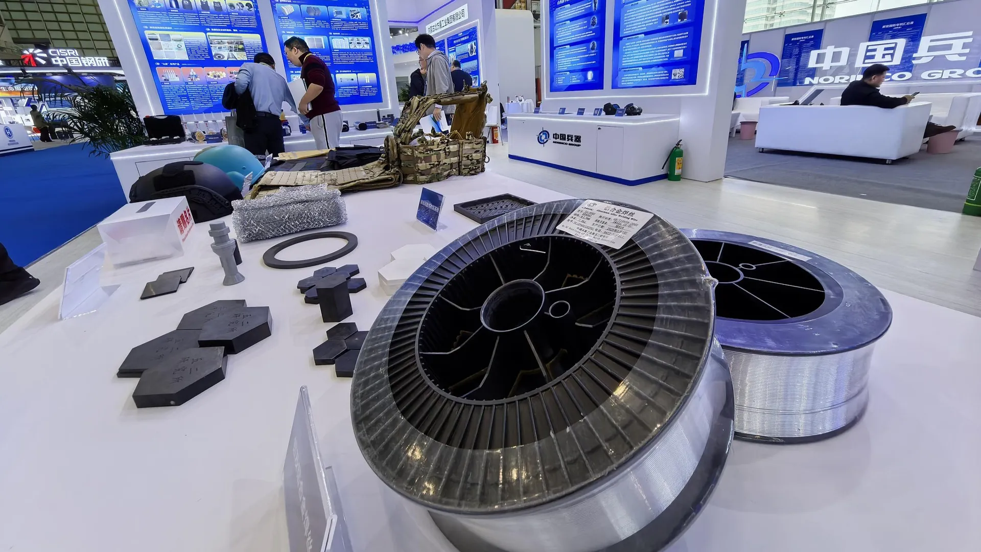 Trung Quốc cấm xuất khẩu các mặt hàng lưỡng dụng trọng yếu sang Nhật Bản 