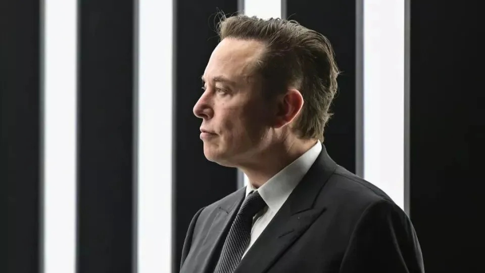 Tỷ phú Elon Musk bất ngờ tuyên bố "rút lui" khỏi chính trị