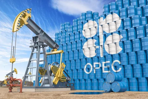 OPEC+ tạm dừng tăng sản lượng dầu vào đầu năm sau
