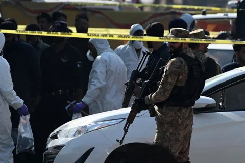 Thủ đô Pakistan rung chuyển vì đánh bom liều chết, ít nhất 12 người thiệt mạng