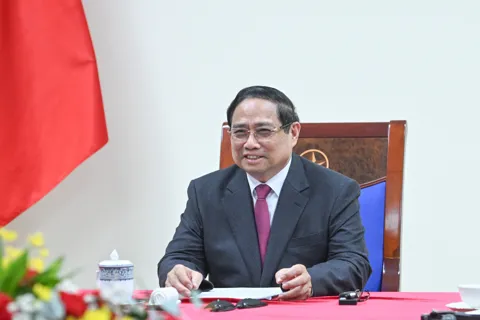 Thủ tướng Phạm Minh Chính điện đàm với Thủ tướng Singapore