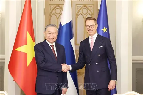 Tuyên bố chung về việc thiết lập quan hệ Đối tác Chiến lược giữa Việt Nam và Phần Lan
