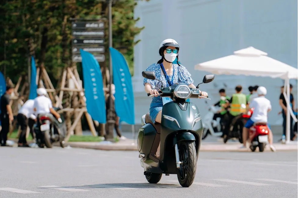Vingroup offers incentives to boost EV adoption in Hanoi