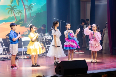 “Under the Light – Chuyến tàu mùa hè”: hành trình âm nhạc của tuổi trẻ
