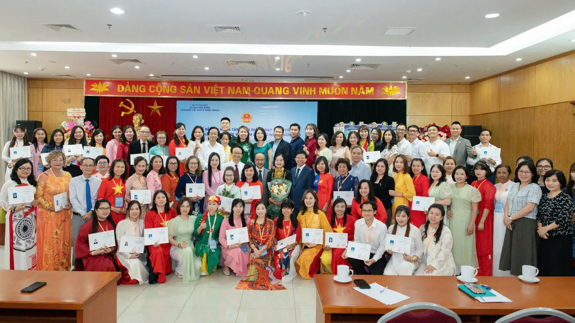 Giáo viên kiều bào trở thành “sứ giả ngôn ngữ” sau khóa tập huấn tại Hà Nội