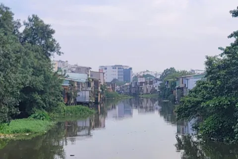 TP Hồ Chí Minh: lên phương án xóa nhà tạm ven kênh rạch