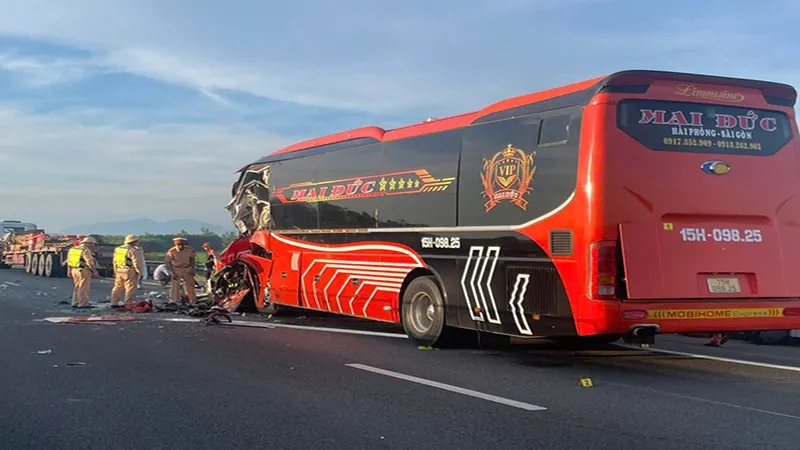 Tai nạn giao thông nghiêm trọng trên cao tốc Đà Nẵng - Quảng Ngãi, nhiều người thương vong