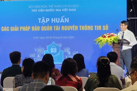 Huế: khai mạc lớp tập huấn "Các giải pháp bảo quản tài nguyên thông tin số"