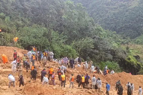 Tuyên Quang: tìm thấy thi thể nạn nhân đầu tiên trong vụ sạt lở ở Lũng Cú