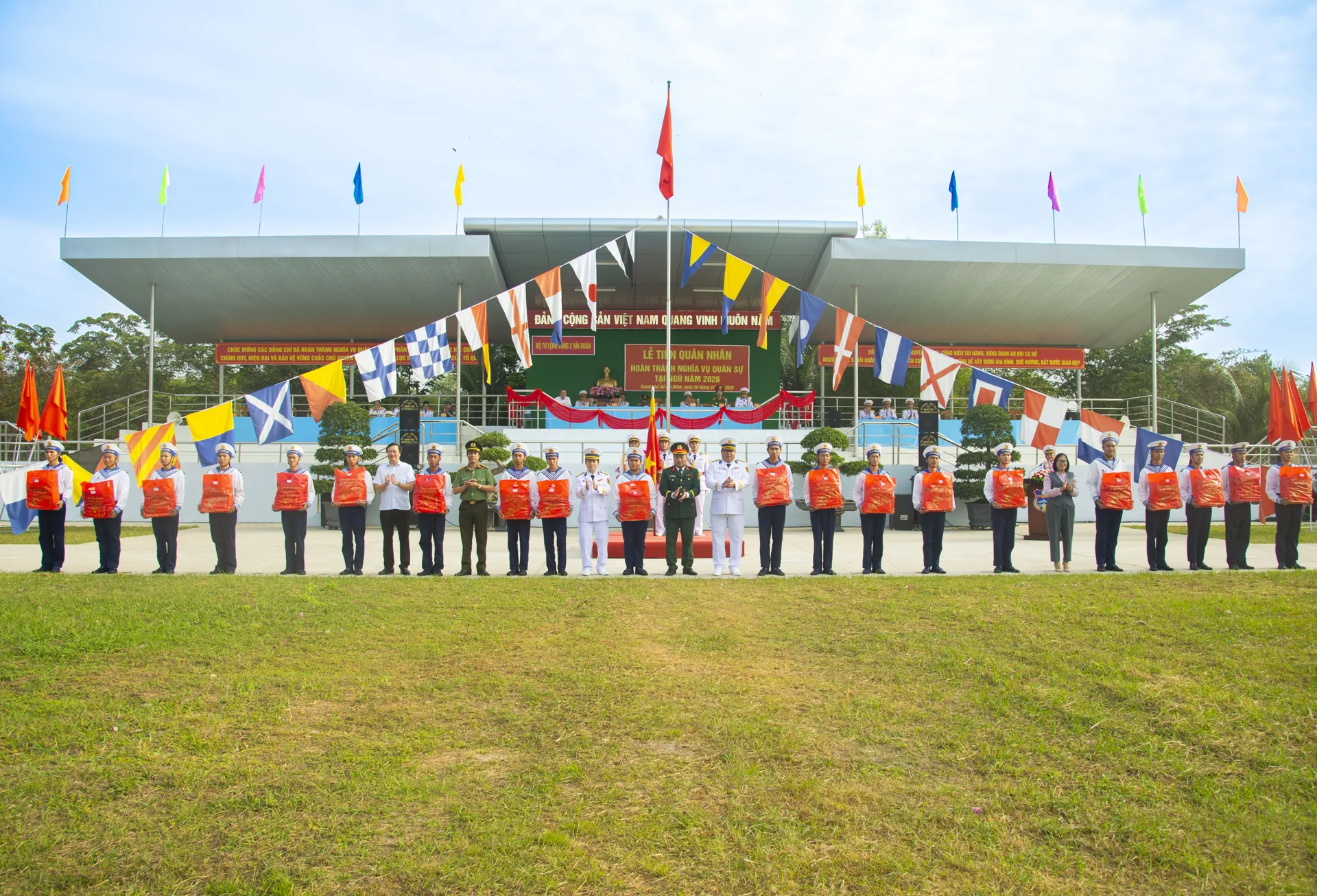 Vùng 2 Hải quân tổ chức Lễ tiễn quân nhân hoàn thành nghĩa vụ quân sự xuất ngũ