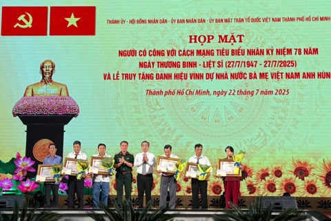 Thành phố Hồ Chí Minh họp mặt tri ân những người có công với cách mạng