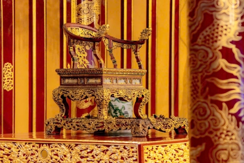 Khởi tố, bắt tạm giam đối tượng phá hoại bảo vật quốc gia Ngai Vua triều Nguyễn
