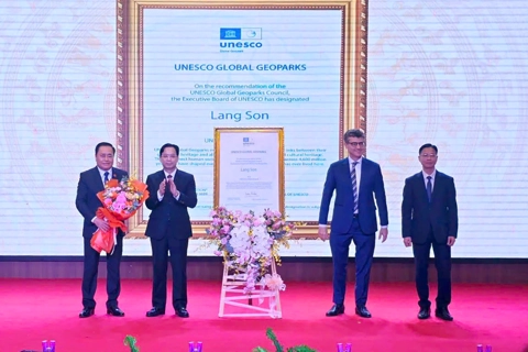 Lạng Sơn đón nhận danh hiệu Công viên địa chất toàn cầu UNESCO