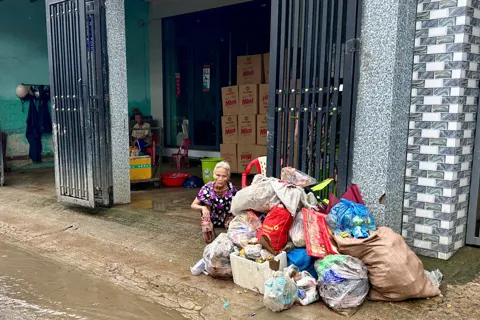 Nghẹn lòng những đau thương mùa lũ dữ