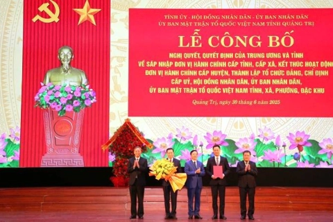 Quảng Trị tổ chức Lễ công bố sáp nhập đơn vị hành chính và bộ máy
